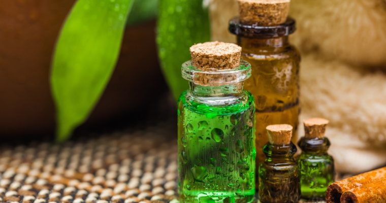 8 Benefits of Tea Tree Oil That Will Surprise You (+Beauty Recipes)