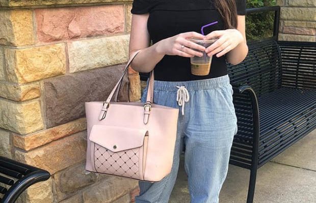 Looks on Campus: Maggie – West Virginia University